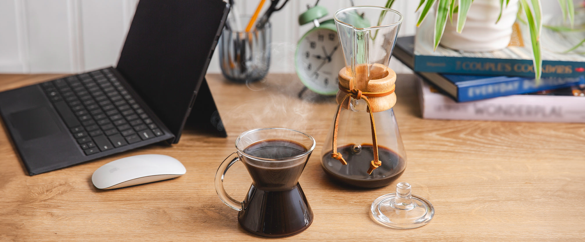CHEMEX® Urban Dweller – 3-Cup Coffeemaker Bundle with Mug and